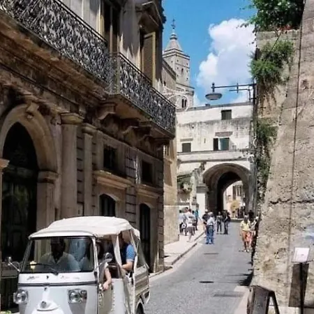 アパート Labanca's L'arco Del Duomo マテーラ