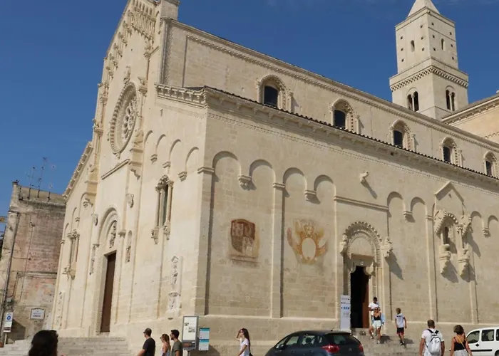 Labanca's L'arco Del Duomo *